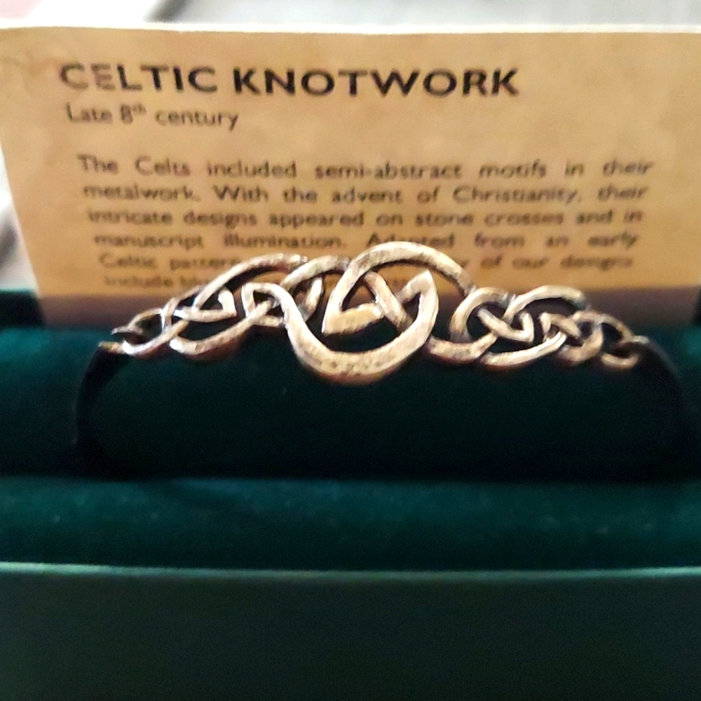 Celtic knotwork bangle